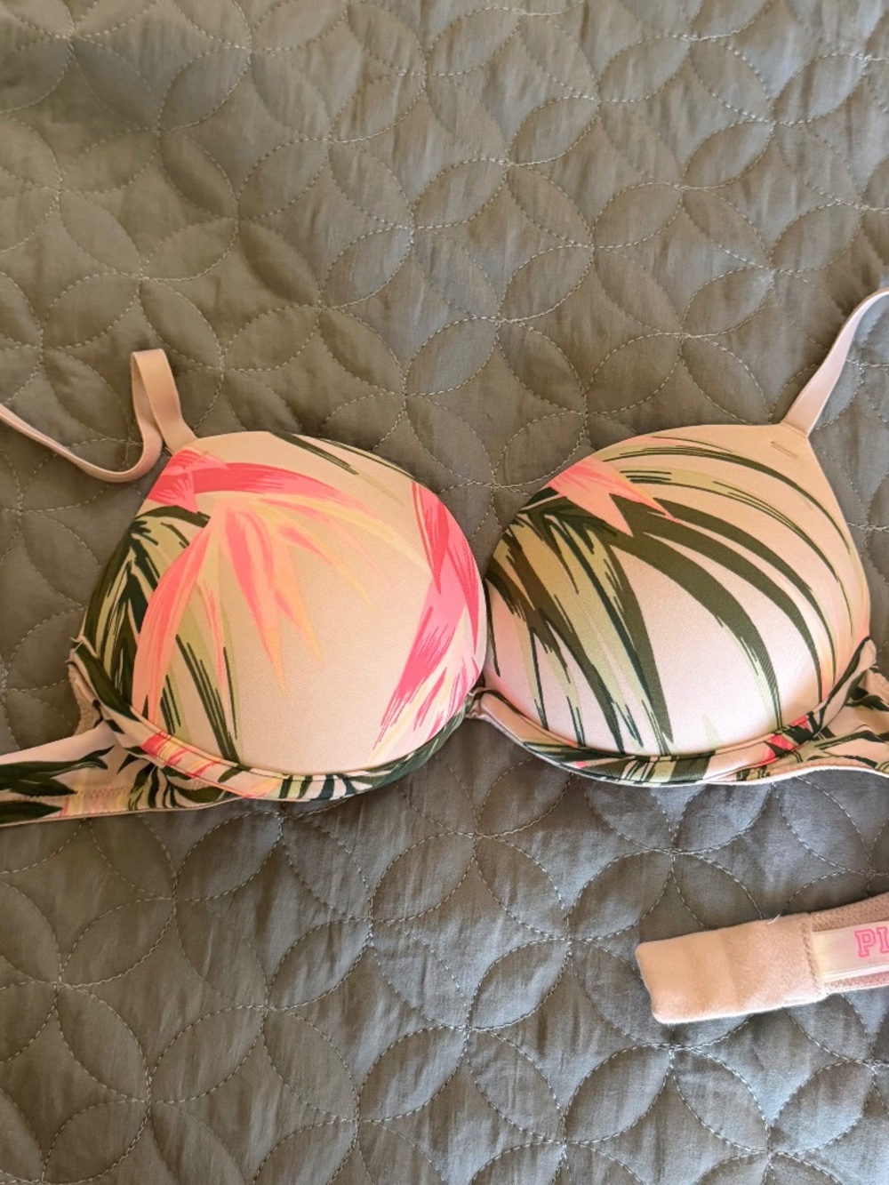 Victoria Secret PINK bra size 32b tropical palm print 🏝️
